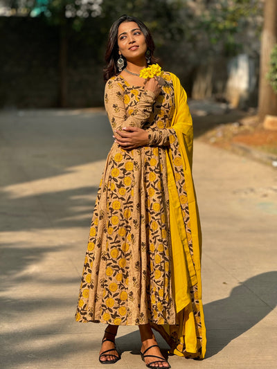 Saisha Cotton Anarkali Suit Set - Vastram Boutique 